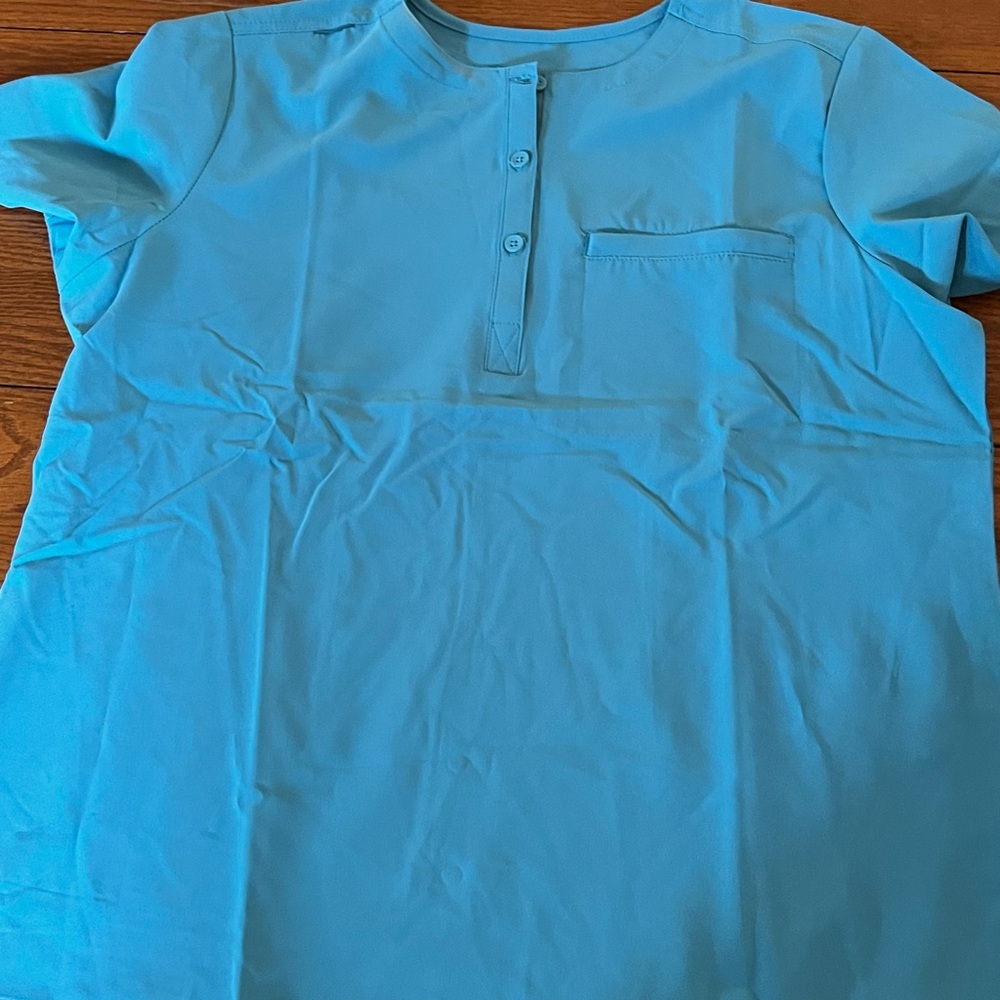 Wink Mandarin Collar Scrub Top size L